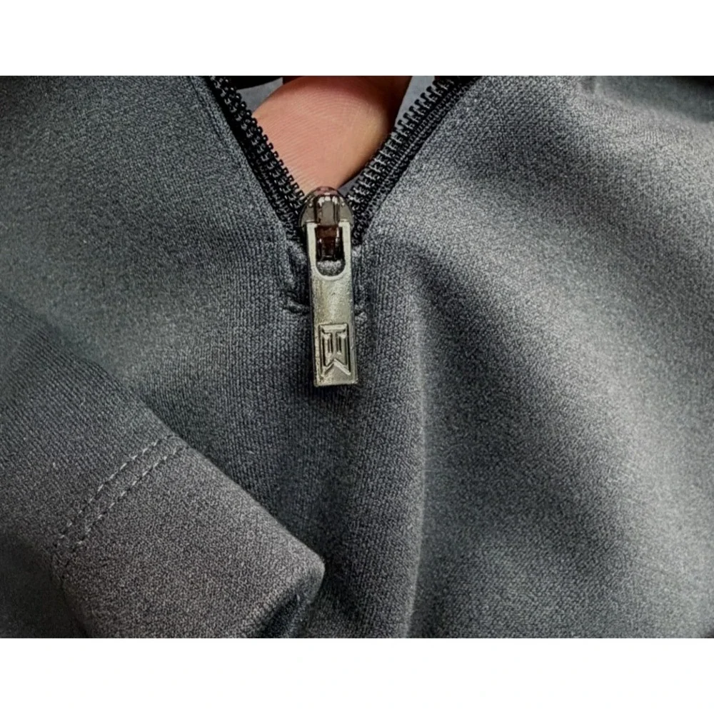 Tiger Woods Golf 1/4 Zip Pullover Sweater Mens M Nike Fit Dry Long Sleeve Gray